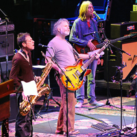 Explore photos of Ratdog and Phil and Friends on NYE 2008 at the Bill Graham Civic Auditorium on December 31, 2008