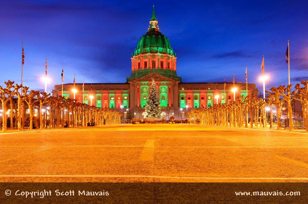 If you look closely, you can see Deadheads lining up to get into Bill Graham Civic for Futhur's New Year's Eve show